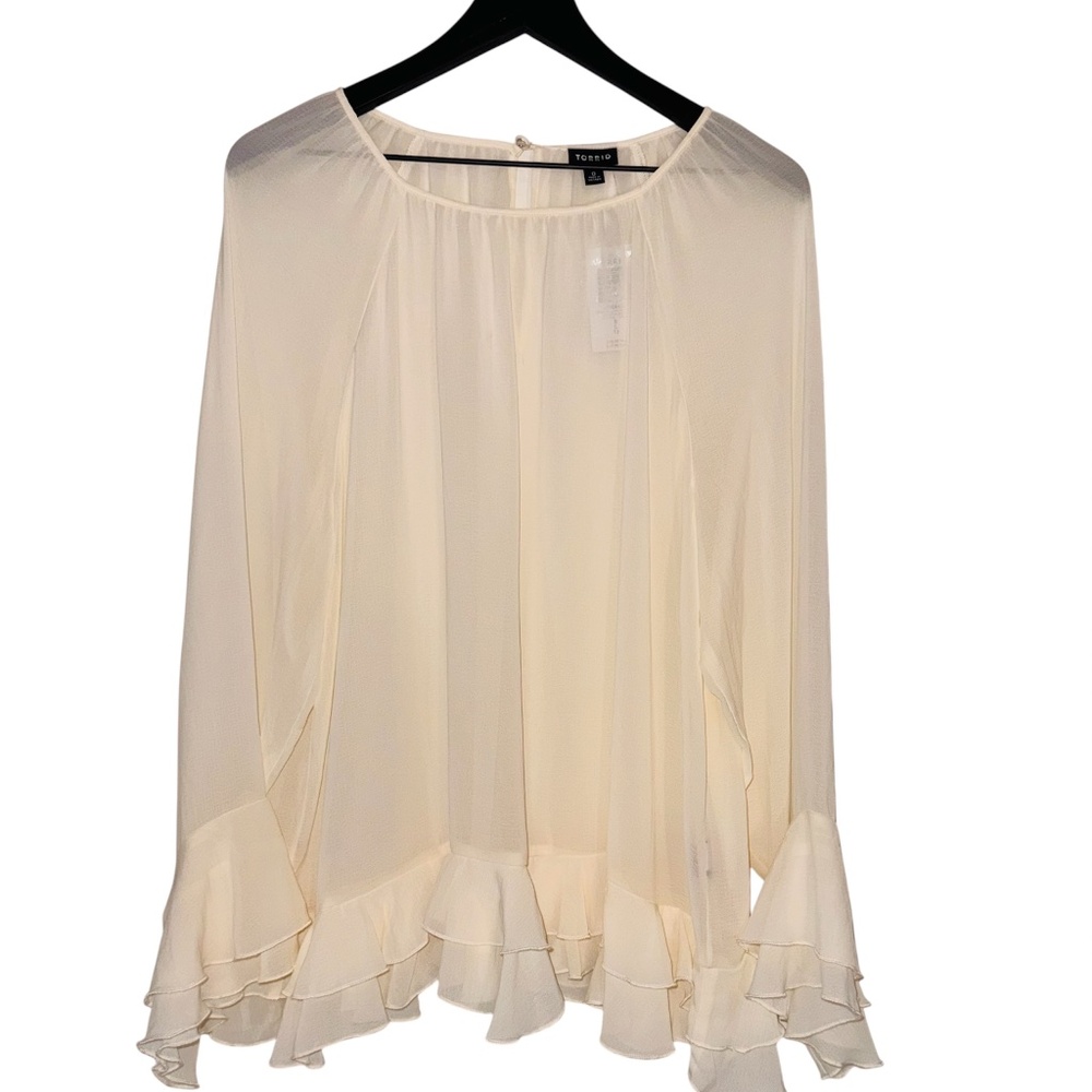 🤍 Torrid Chiffon Ruffle Hem Blouse – Whisper White – Size 0 (L) 🤍